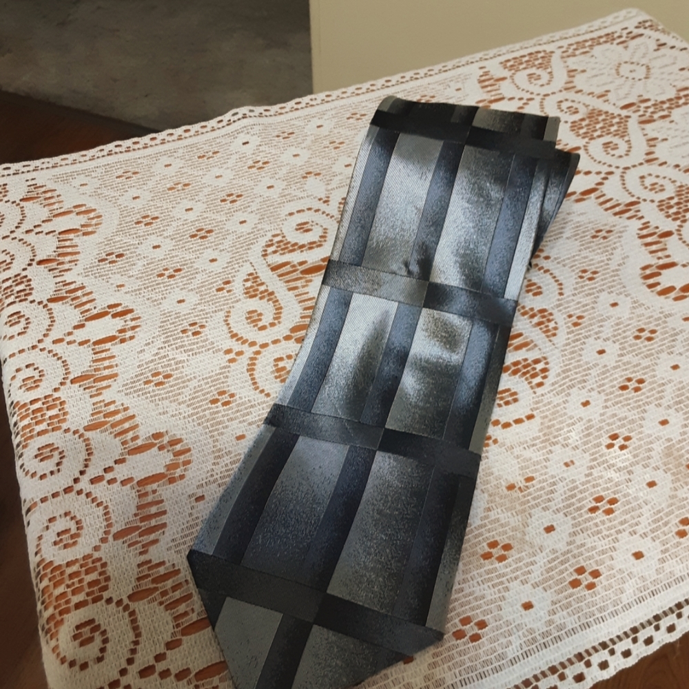 BiLLBlASS MODERN Tie. Two Ties/$5